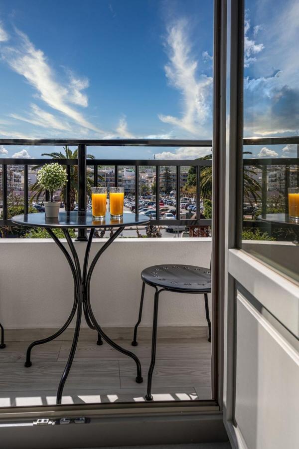 העיירה רתימנו White & Gray Apartment מראה חיצוני תמונה