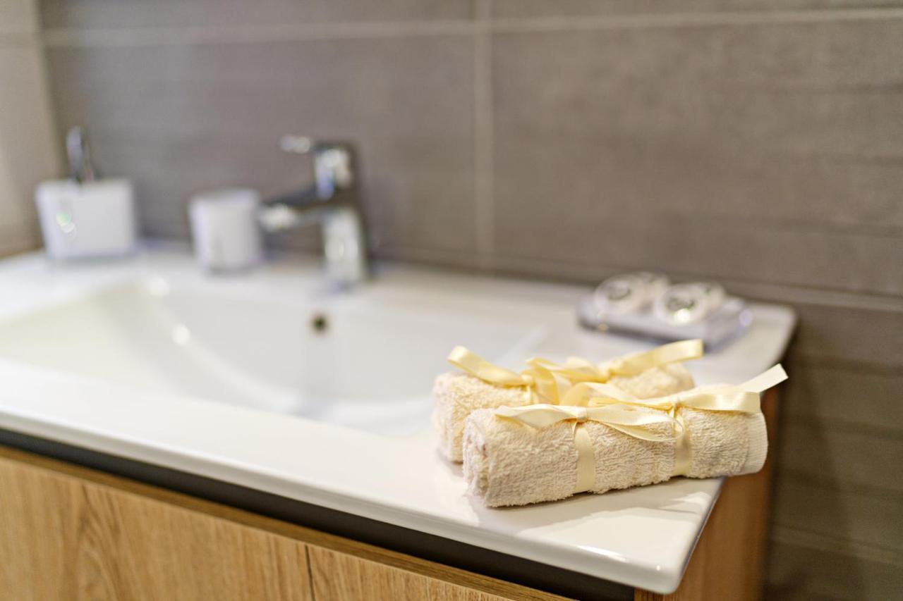 העיירה רתימנו White & Gray Apartment מראה חיצוני תמונה