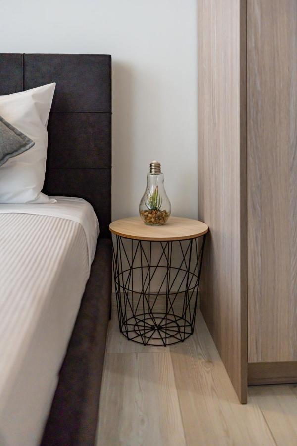 העיירה רתימנו White & Gray Apartment מראה חיצוני תמונה
